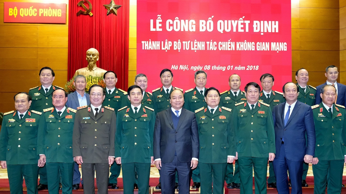 Thủ tướng Nguyễn Xuân Phúc chúc mừng Bộ Quốc phòng có thêm một Bộ tư lệnh mới.