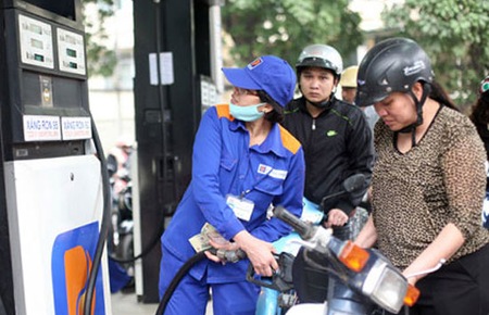 Bộ Tài chính cho phép doanh nghiệp tăng mức sử dụng từ 300 đồng/lít,kg hiện nay lên 500 đồng/lít,kg đối với mặt hàng dầu diesel, dầu hỏa và dầu mazut.