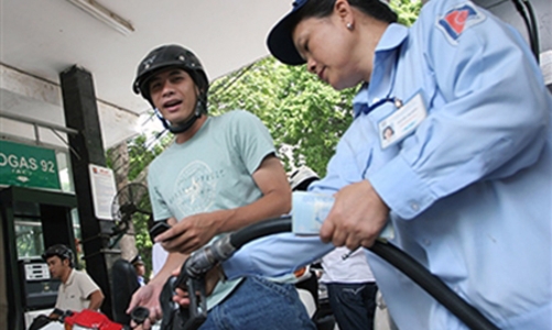 Giá xăng sẽ tăng vào hôm nay?