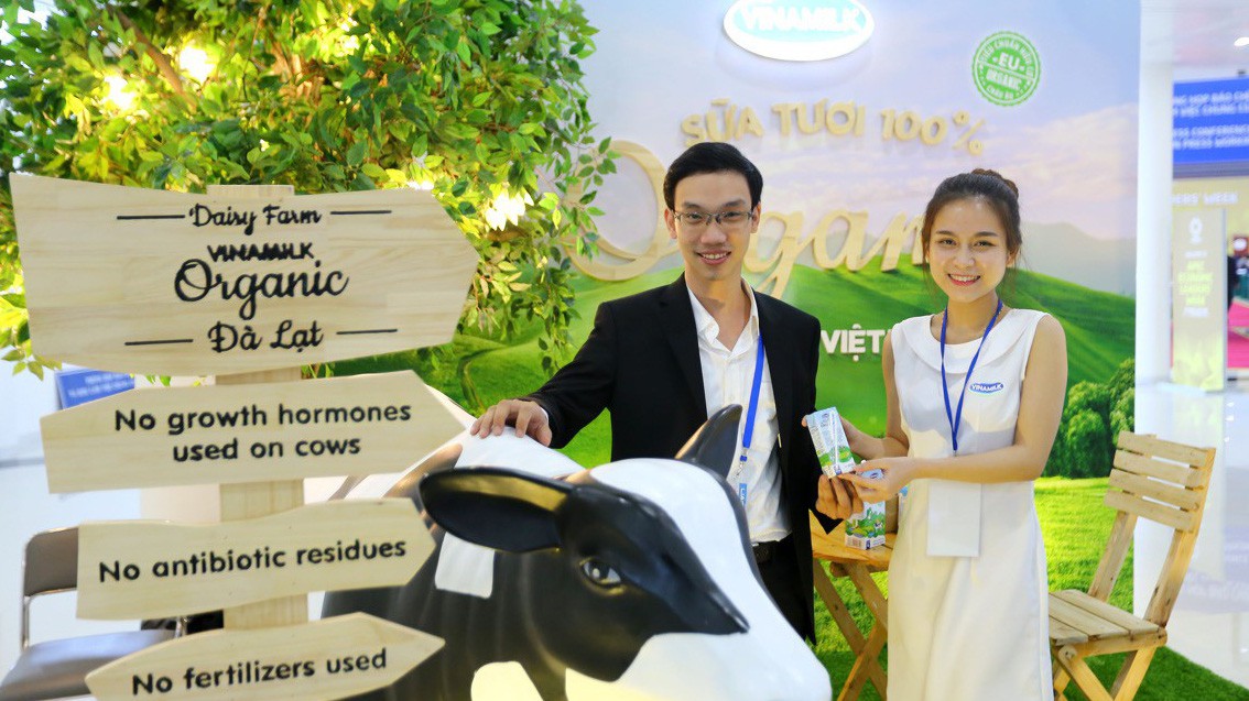 Sản phẩm “Sữa tươi Vinamilk 100% Organic” - từ Trang trại bò sữa Organic tiêu chuẩn châu Âu đầu tiên tại Việt Nam và Đông Nam Á có mặt tại Hội nghị cấp cao APEC 2017.