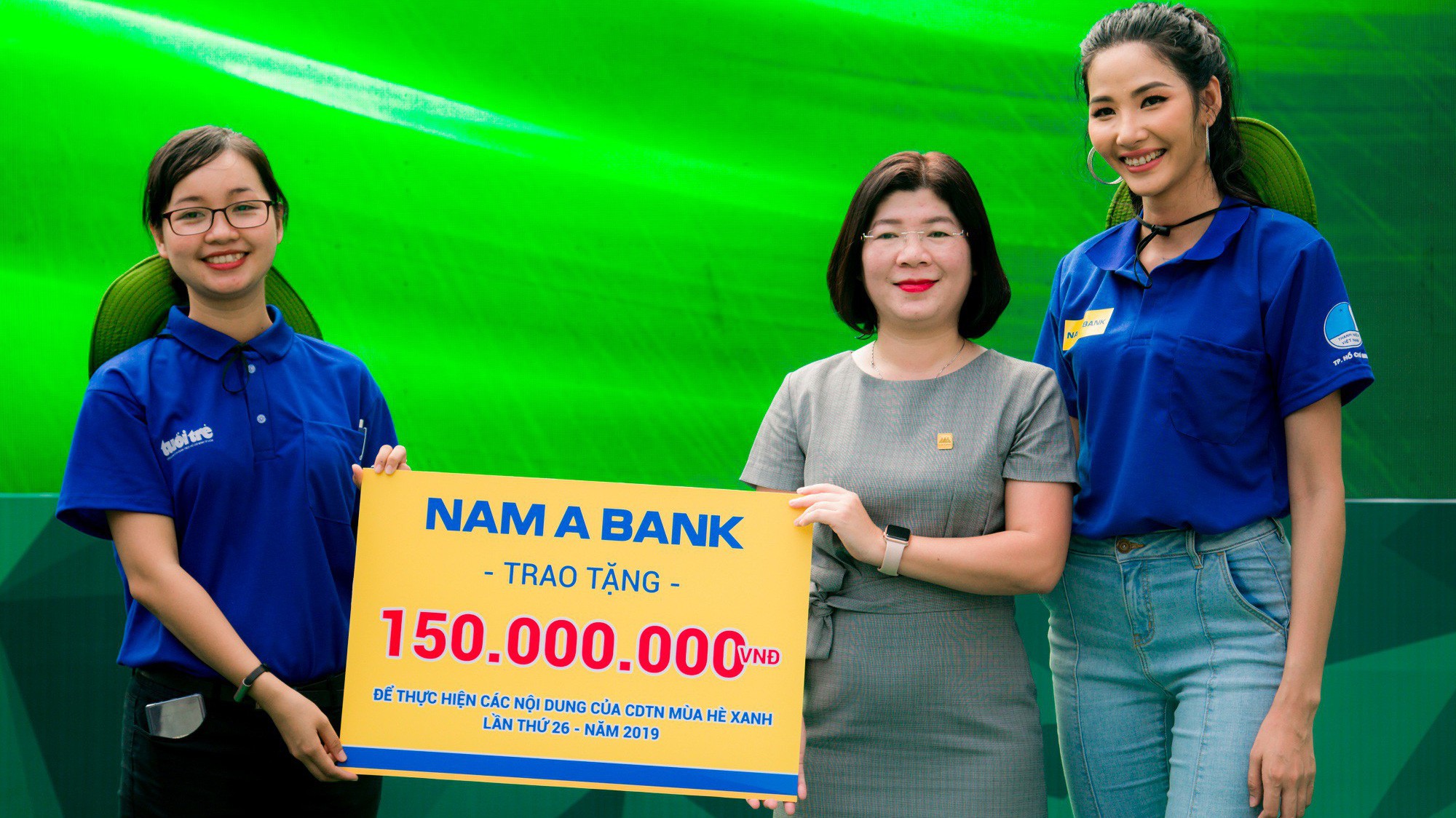 Đồng hành cùng chiến dịch Mùa hè xanh là một trong những hoạt động nổi bật của dự án "Tôi chọn sống xanh" mà Nam A Bank đang triển khai.