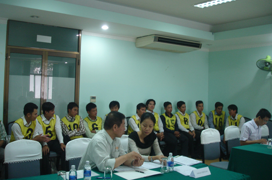 Thực tập sinh về nước tham gia buổi tuyển dụng của các doanh nghiệp Nhật tại Việt Nam - Ảnh: QL.