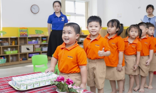 Hành trình 13 năm của chương trình sữa học đường
