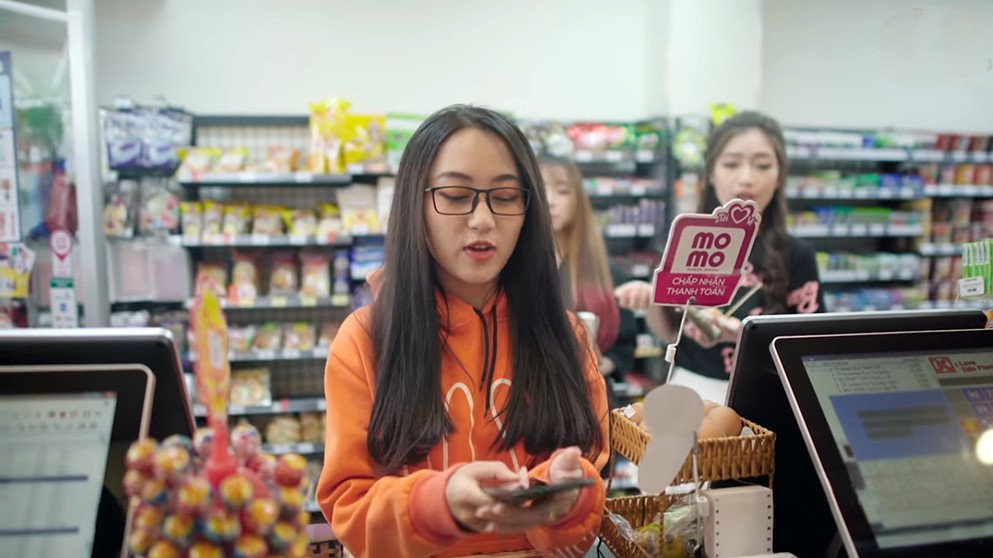 Thành viên Vàng MoMo cập nhật ứng dụng ngay để trải nghiệm tính năng hoàn tiền tiết kiệm đến 30%.