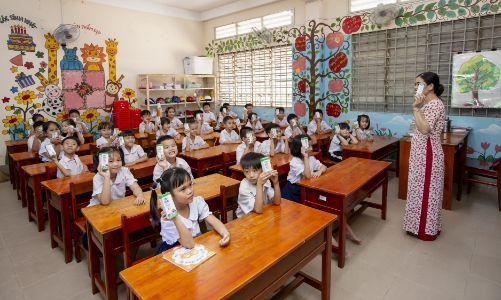 Tỉnh Vĩnh Long và Vinamilk triển khai chương trình Sữa học đường