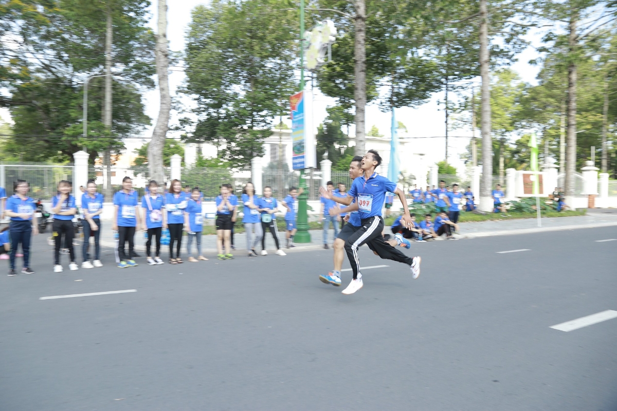 Cùng Sacombank chạy vì sức khỏe cộng đồng  - Ảnh 2.
