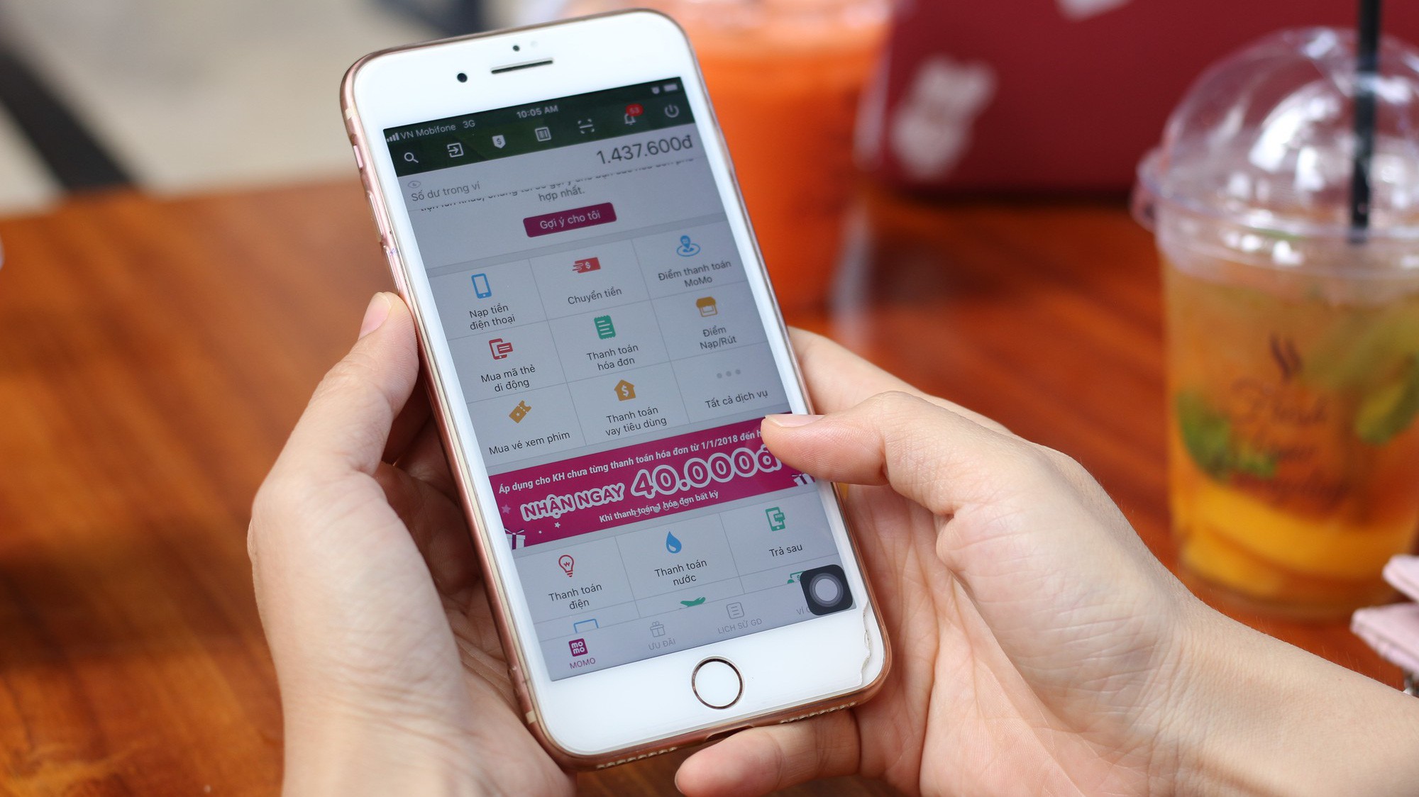 Là một chiếc ví dành để chi dùng, Ví MoMo còn có chức năng chuyển tiền, hoạt động 24/7 nên bất kỳ lúc nào khách hàng cũng có thể chuyển tiền cho người khác.