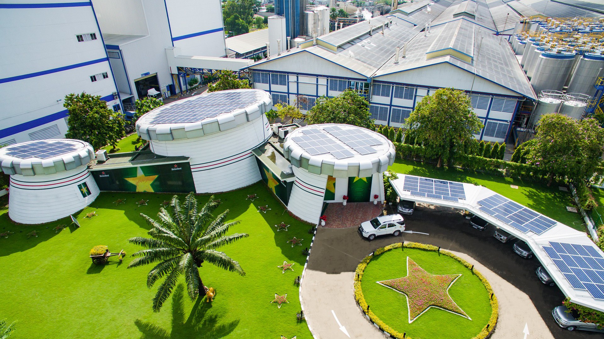 Nhà máy bia Heineken Việt Nam là một trong những liên doanh lâu dài, ổn định và thành công nhất tại Việt Nam với đối tác là SATRA Group, trong 26 năm qua.