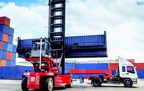 Các doanh nghiệp nhập khẩu, đặc biệt là các doanh nghiệp không có nguồn 
ngoại tệ từ xuất khẩu rất cần được tài trợ vốn với chi phí thấp để hoạt 
động kinh doanh. 