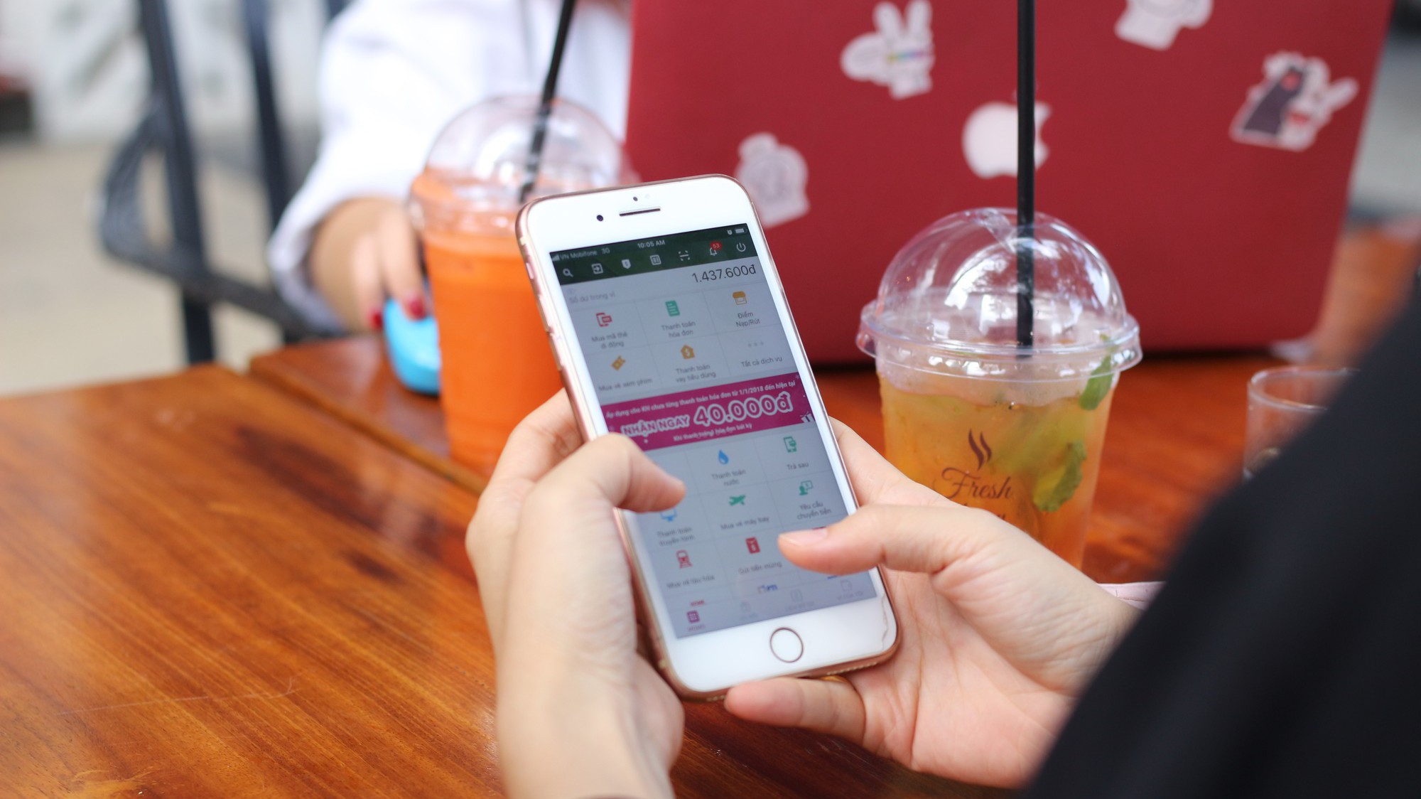 Từ nay đến hết 31/3/2019, chỉ cần phát sinh giao dịch, thanh toán hóa đơn qua ứng dụng MoMo, khách hàng sẽ trúng thưởng 100% các phần quà là voucher mua sắm, ăn uống, giải trí, thanh toán.