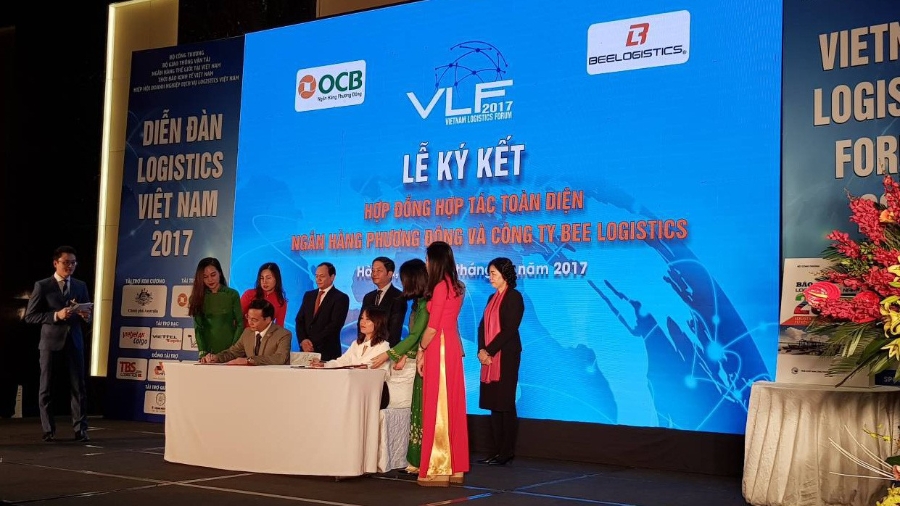 Lễ kí kết hợp tác toàn diện giữa OCB và BEE Logistics.