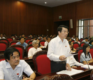 Đại biểu Quốc hội thảo luận dự án luật sửa đổi bổ sung một số điều của Bộ luật hình sự.