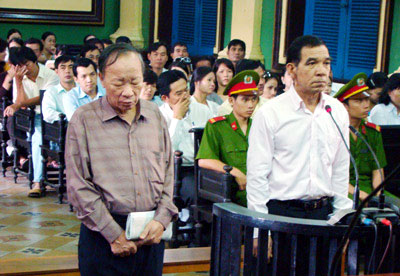 Tài liệu liên quan đến vụ việc Công ty tư vấn quốc tế Thái Bình Dương Nhật Bản (PCI) tố cáo phải hối lộ ông Huỳnh Ngọc Sĩ đã được dịch xong -  Ảnh: SGGP.