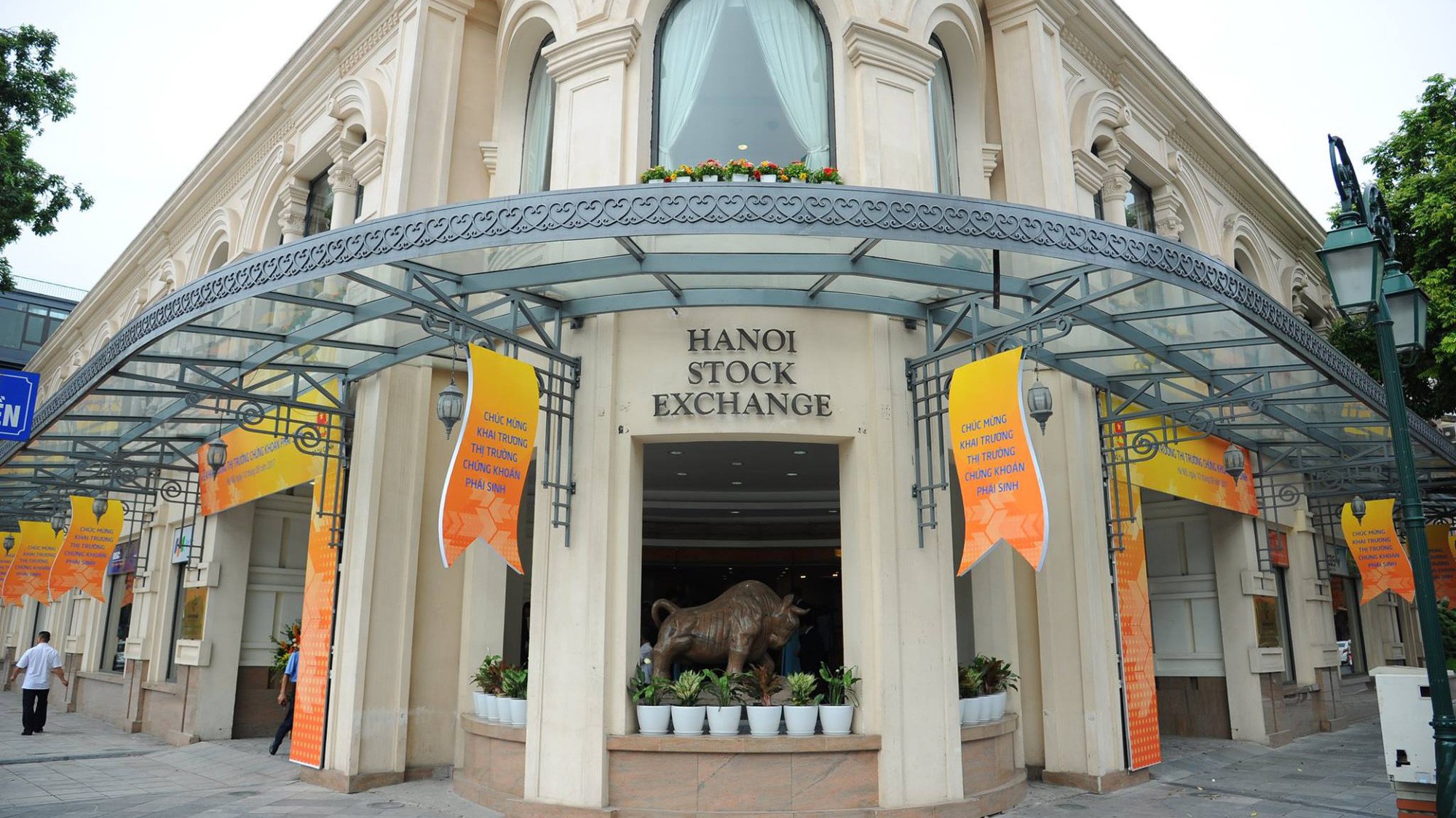 10 công ty chứng khoán có thị phần môi giới lớn nhất trên HNX.