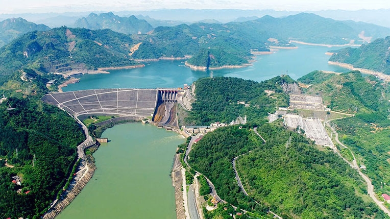 Mực nước ở các hồ chứa, trong đó có hồ Hòa Bình đều xuống mức thấp. Ảnh minh họa - Internet. 