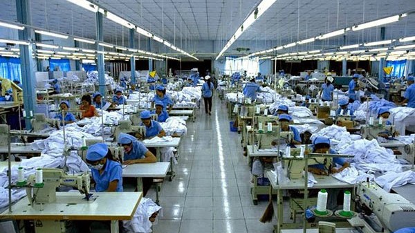 Cơ quan Hải quan sẽ thực hiện hoàn thuế nộp thừa cho doanh nghiệp theo quy định.