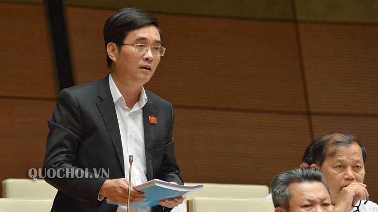 Đại biểu Hoàng Quang Hàm, uỷ viên Thường trực Uỷ ban Tài chính - Ngân sách của Quốc hội phát biểu tại hội trường.