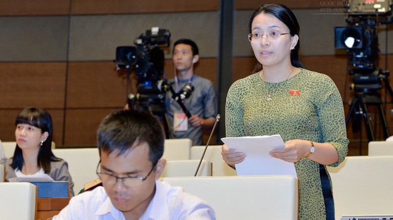 Đại biểu Hoàng Thị Thu Trang cho rằng hoàn thiện thể chế về thu hồi tài sản tham nhũng là vấn đề cốt tử khi sửa Luật Phòng chống tham nhũng.