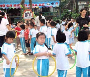 Khi thông tin về các trường có học sinh bị nhiễm cúm được Bộ Giáo dục và Đào tạo cập nhật, các phụ huynh sẽ yên tâm hơn khi đưa con em tới trường- Ảnh minh họa.