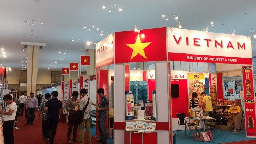 Việt Nam tham dự hội chợ tại Campuchia.