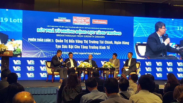 Phiên thảo luận 1 về thị trường tài chính tiền tệ tại Hội thảo Kinh tế Việt Nam thường niên năm 2019.