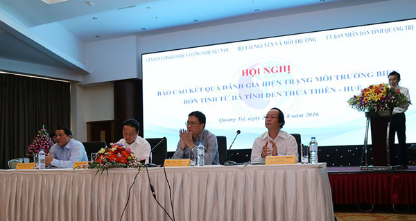 Bộ trưởng Bộ Tài nguyên và Môi trường Trần Hồng Hà chủ trì hội nghị sáng 22/8.<br>