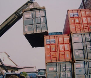 Thương vụ Việt Nam tại Hồng Kông dự báo, với khó khăn của nền kinh tế thế giới trong năm 2009, sẽ có nhiều công ty phá sản và khả năng rủi ro trong giao thương sẽ tăng lên.