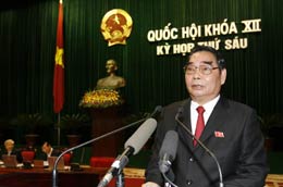 Bộ trưởng Bộ Công an Lê Hồng Anh trình bày tờ trình dự án Luật Thi hành án hình sự.