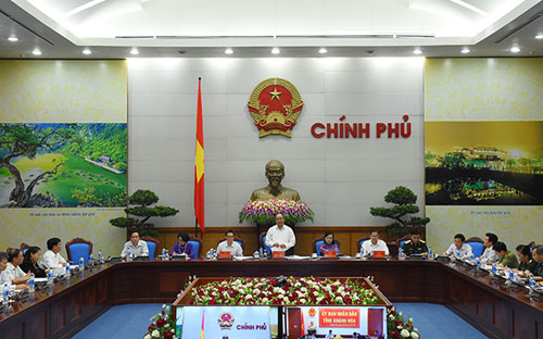 Tổng giám đốc Bảo hiểm xã hội Việt Nam Nguyễn Thị Minh cho biết, 
trước 30/6 tới, hệ thống tin học hoá giám định thanh toán chi trả bảo 
hiểm y tế tại 14.000 cơ sở khám chữa bệnh toàn quốc sẽ được liên thông
 đồng bộ.