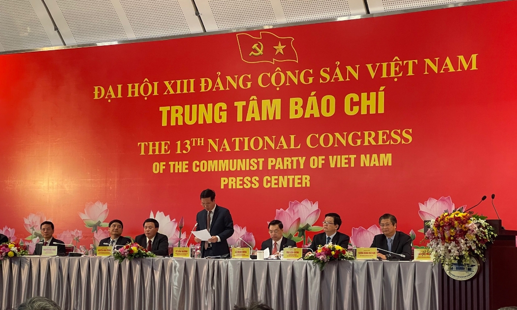 Trưởng Ban Tuyên giáo Trung ương Võ Văn Thưởng chủ trì họp báo Đại hội XIII của Đảng. 
