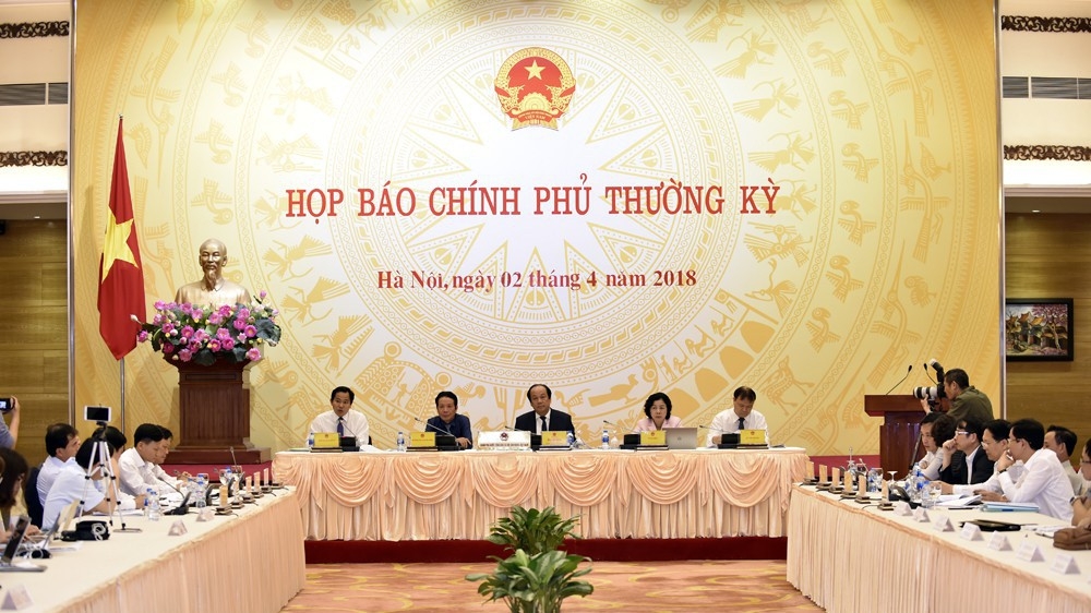 Lãnh đạo Văn phòng Chính phủ và các bộ ngành chủ trì buổi họp báo chiều 2/4 của Chính phủ.
