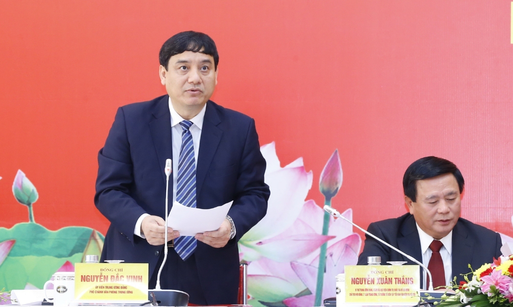 Ủy viên Trung ương Đảng, Phó Chánh Văn phòng Trung ương Đảng Nguyễn Đắc Vinh, phát biểu tại buổi họp báo trước thềm Đại hội