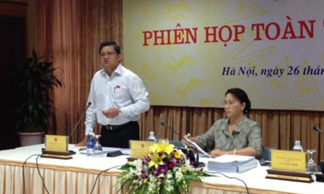 Nhiều vấn đề nóng của kinh tế xã hội được mổ xẻ tại phiên họp của Ủy ban Kinh tế Quốc hội, ngày 26/4.