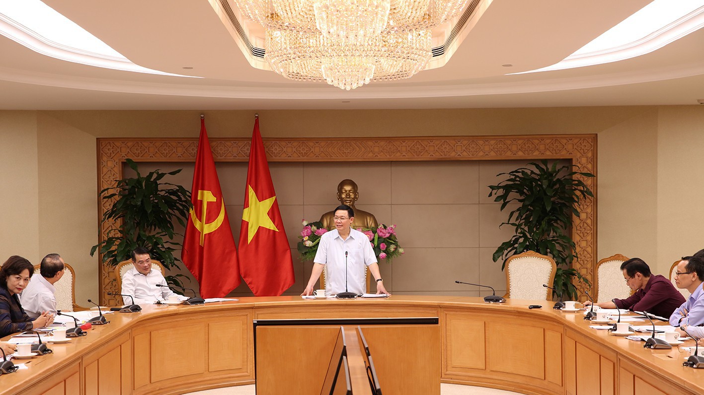 Các thành viên Hội đồng cho rằng công tác điều hành chính sách tiền tệ, tài chính quốc gia còn gặp nhiều thách thức do độ mở của nền kinh tế rất lớn, chịu ảnh hưởng của các diễn biến bất lợi của kinh tế thế giới...