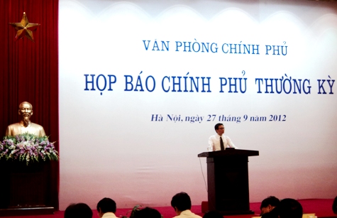 Bộ trưởng Vũ Đức Đam chủ trì buổi họp báo chiều 27/9.