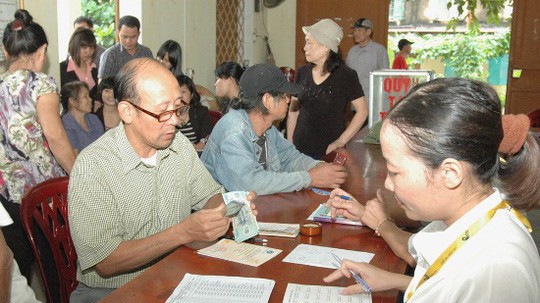 Người đang hưởng trợ cấp mất sức lao động hàng tháng theo quy định của pháp luật cũng sẽ được tăng trợ cấp.