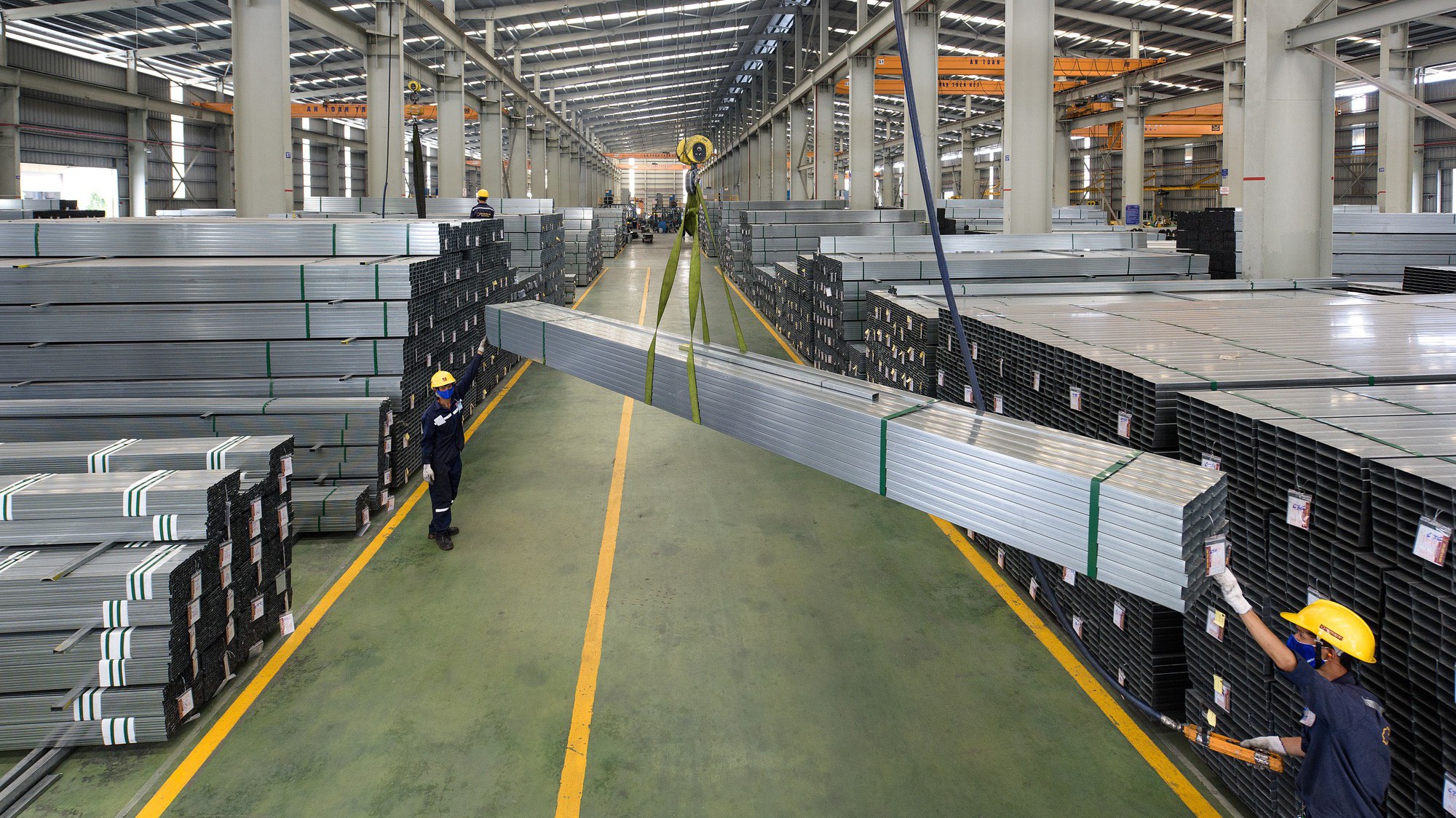 Thời gian vừa qua các doanh nghiệp tôn thép bị ảnh hưởng khá nghiêm trong, thị trường nội địa và xuất khẩu gặp rất nhiều khó khăn. 