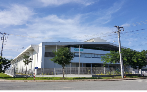 Nhà máy Bühler Việt Nam đặt trên khuôn viên hơn 10.000 m2 tại khu công nghiệp Long Hậu - Hòa Bình (Long An), với vốn đầu tư giai đoạn 1 hơn 10 triệu USD.<br>