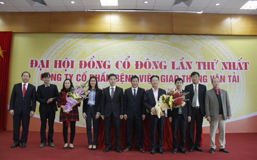 Thứ trưởng Bộ Giao thông Vận tải Nguyễn Hồng Trường nhận xét, việc cổ 
phần hóa thành công Bệnh viện Giao thông Vận tải Trung ương sẽ mở ra cơ 
hội cho việc xã hội hóa nhiều bệnh viện công lập nói riêng và các đơn vị
 sự nghiệp công lập thuộc các lĩnh vực giáo dục, y tế.