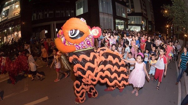 Chương trình đã thu hút sự tham dự của hơn 700 em nhỏ cùng các phụ huynh là cư dân Mon City.