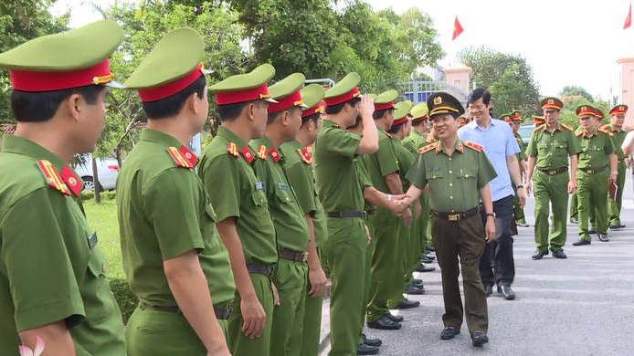 Bộ Công an đề xuất bỏ cấp tổng cục. Với cấp cục, đơn vị ngang cục giảm từ con số 126 xuống còn 52. 