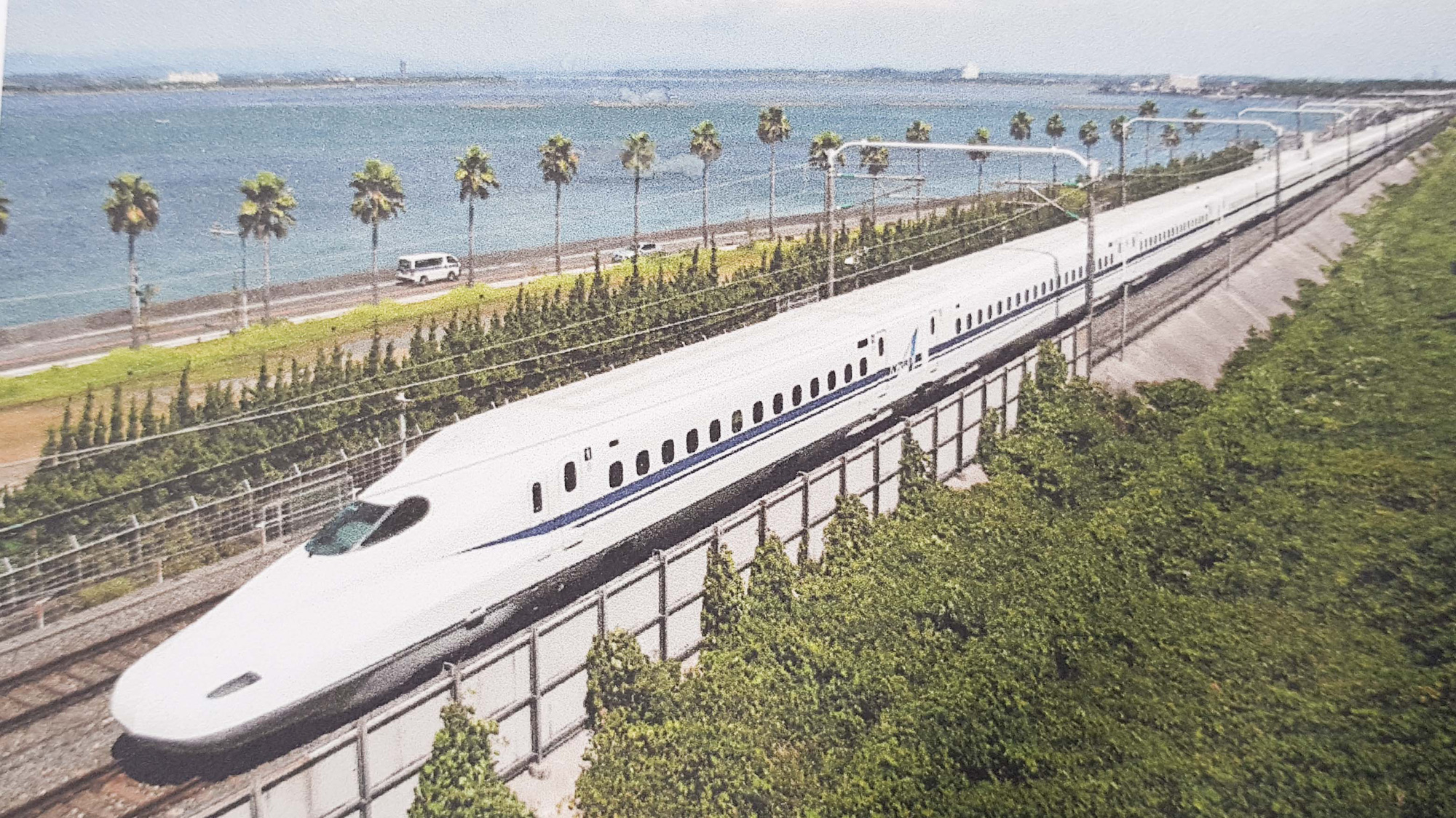 Đối với dự án đường sắt tốc độ cao trên trục Bắc - Nam, cần được nghiên cứu kỹ, lấy ý kiến của các chuyên gia, tư vấn, các nhà khoa học, so sánh để lựa chọn phương án tối ưu về công nghệ, suất đầu tư, huy động vốn...