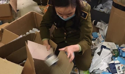 Bắt giữ lượng lớn thuốc đông y gia truyền nghi giả