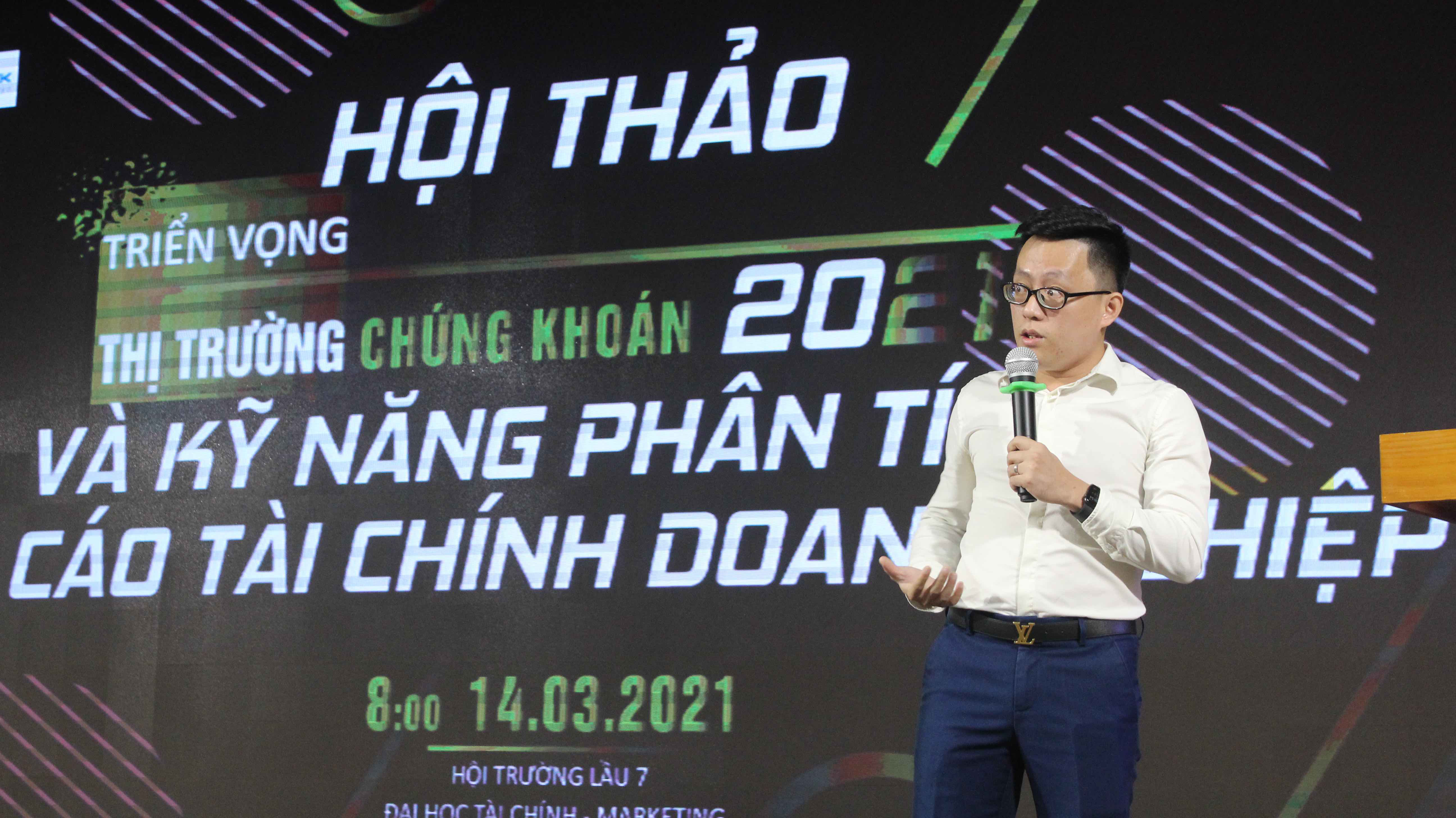 Ông Nguyễn Thế Minh, Giám đốc phòng phân tích YSVN chia sẻ tại buổi hội thảo.