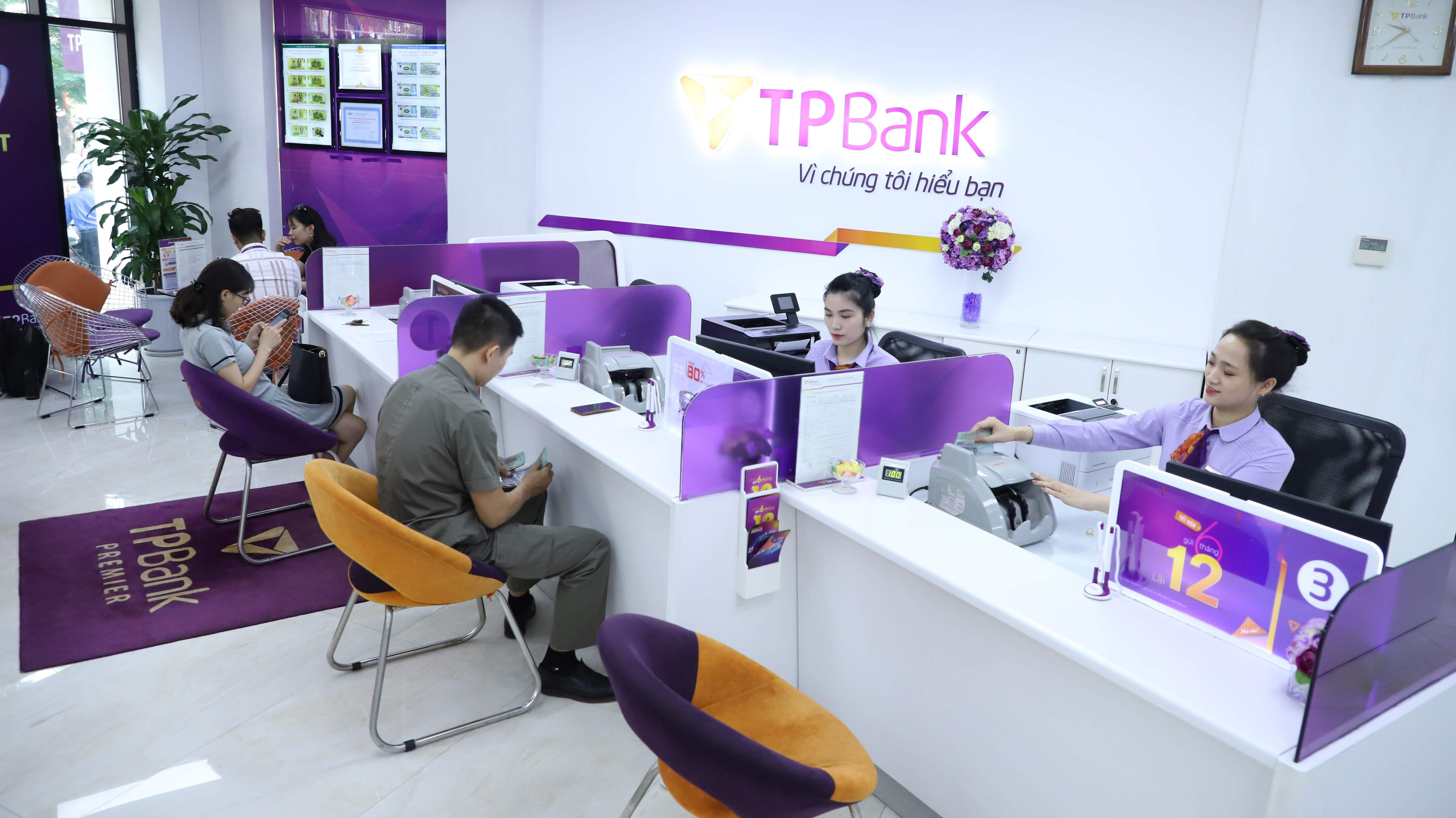 Từ cuối tháng 10/2020 đến nay, giá cổ phiếu TPBank đã liên tục lập đỉnh mới, tăng từ mức 18.660đ lên 28.800đ (chốt phiên giao dịch ngày 18/1), tương đương mức tăng gần 54%.