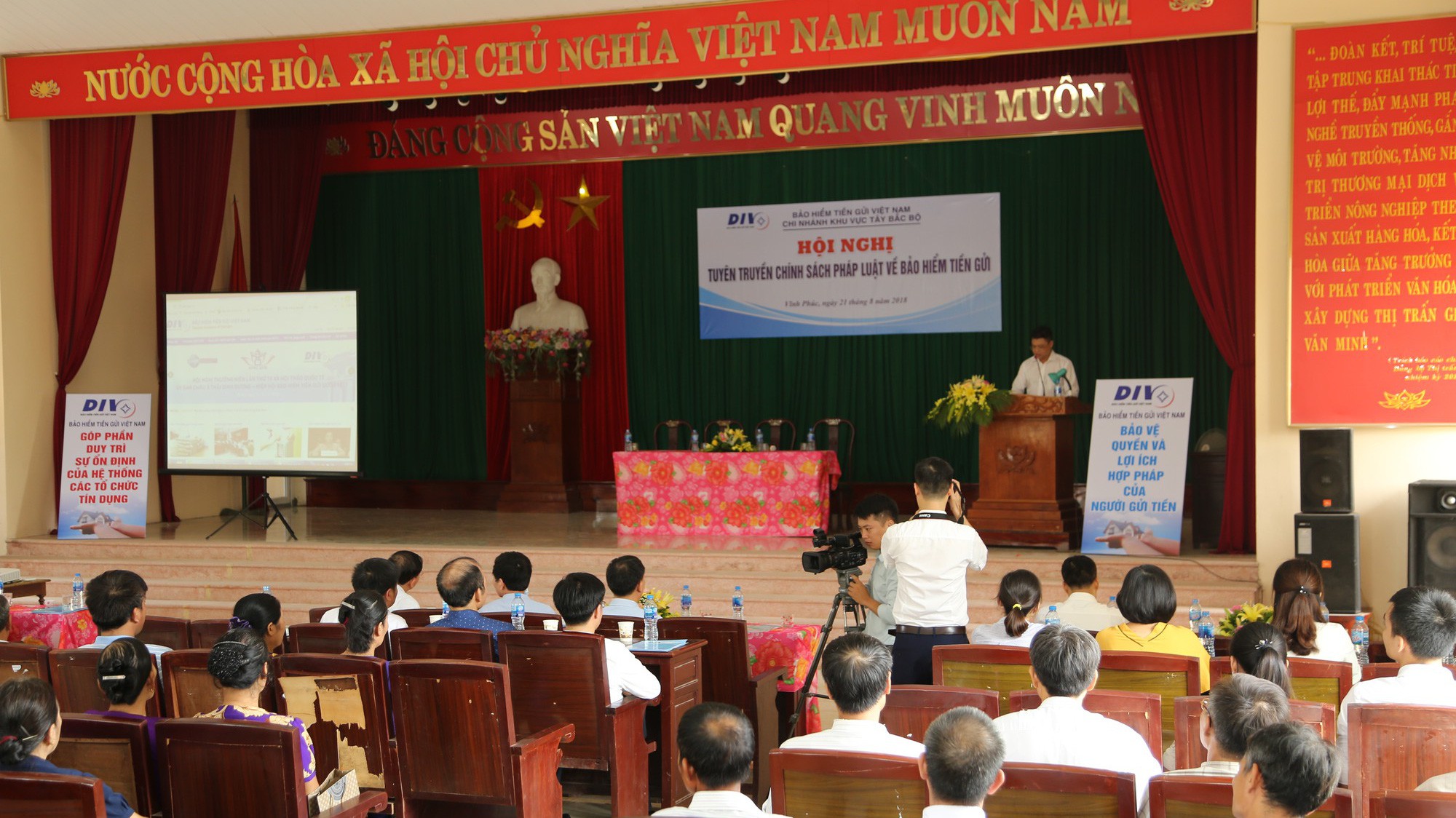 Bảo hiểm tiền gửi Việt Nam là đơn vị cấp chứng nhận tham gia bảo hiểm, thu phí bảo hiểm tiền gửi; theo dõi, giám sát thường xuyên và kiểm tra định kỳ đối với 100% Quỹ tín dụng nhân dân.