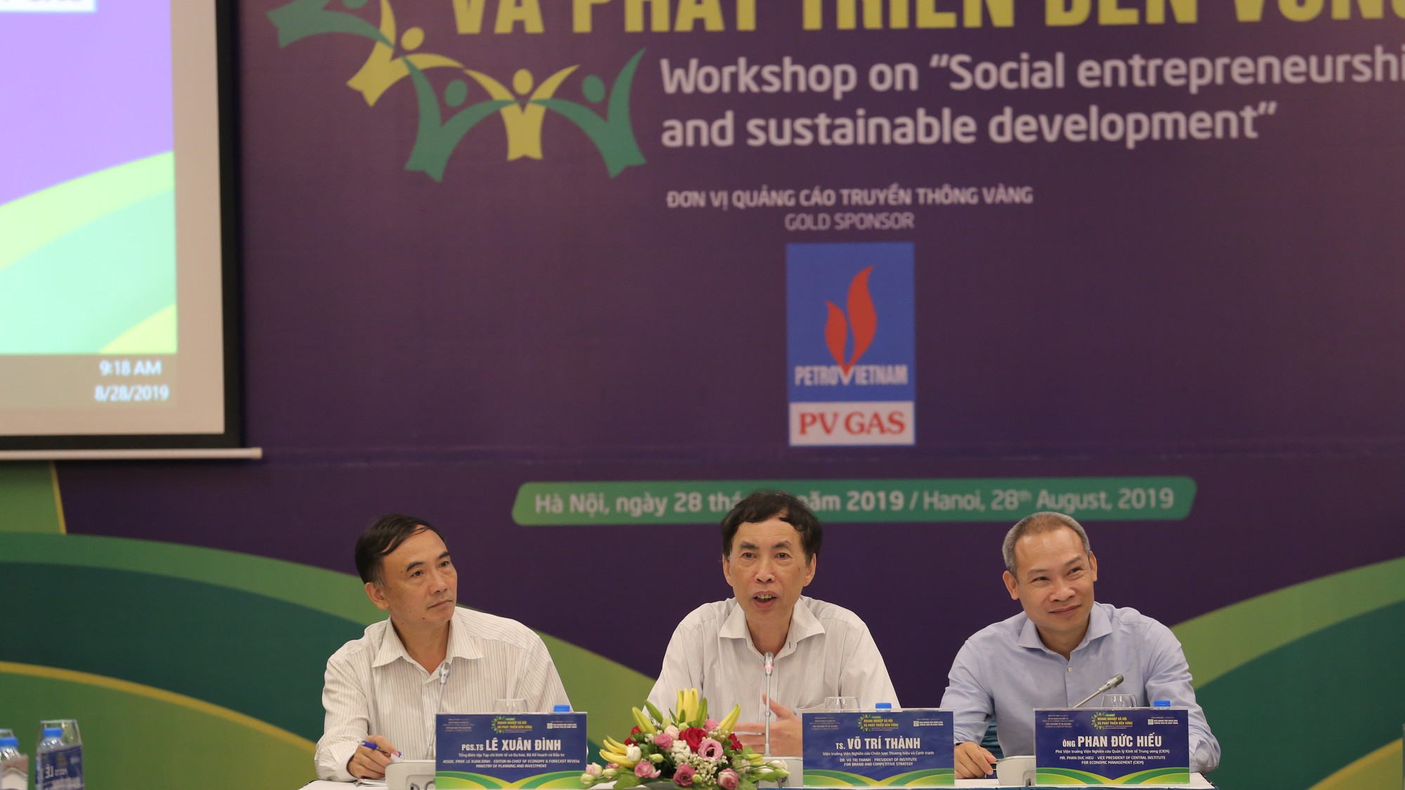 TS. Võ Trí Thành - Viện trưởng Viện Nghiên cứu Chiến lược Thương hiệu và Cạnh tranh điều phối hội nghị.