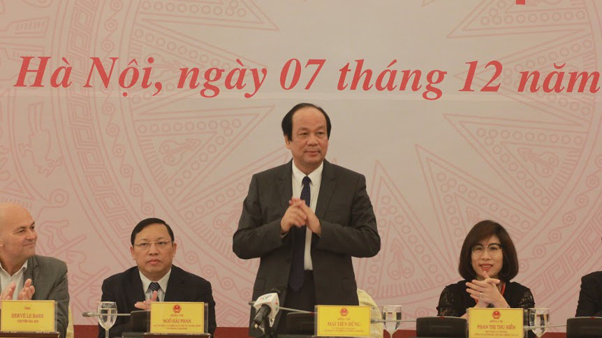 Bộ trưởng, Chủ nhiệm Văn phòng Chính phủ Mai Tiến Dũng tại cuộc họp báo. 