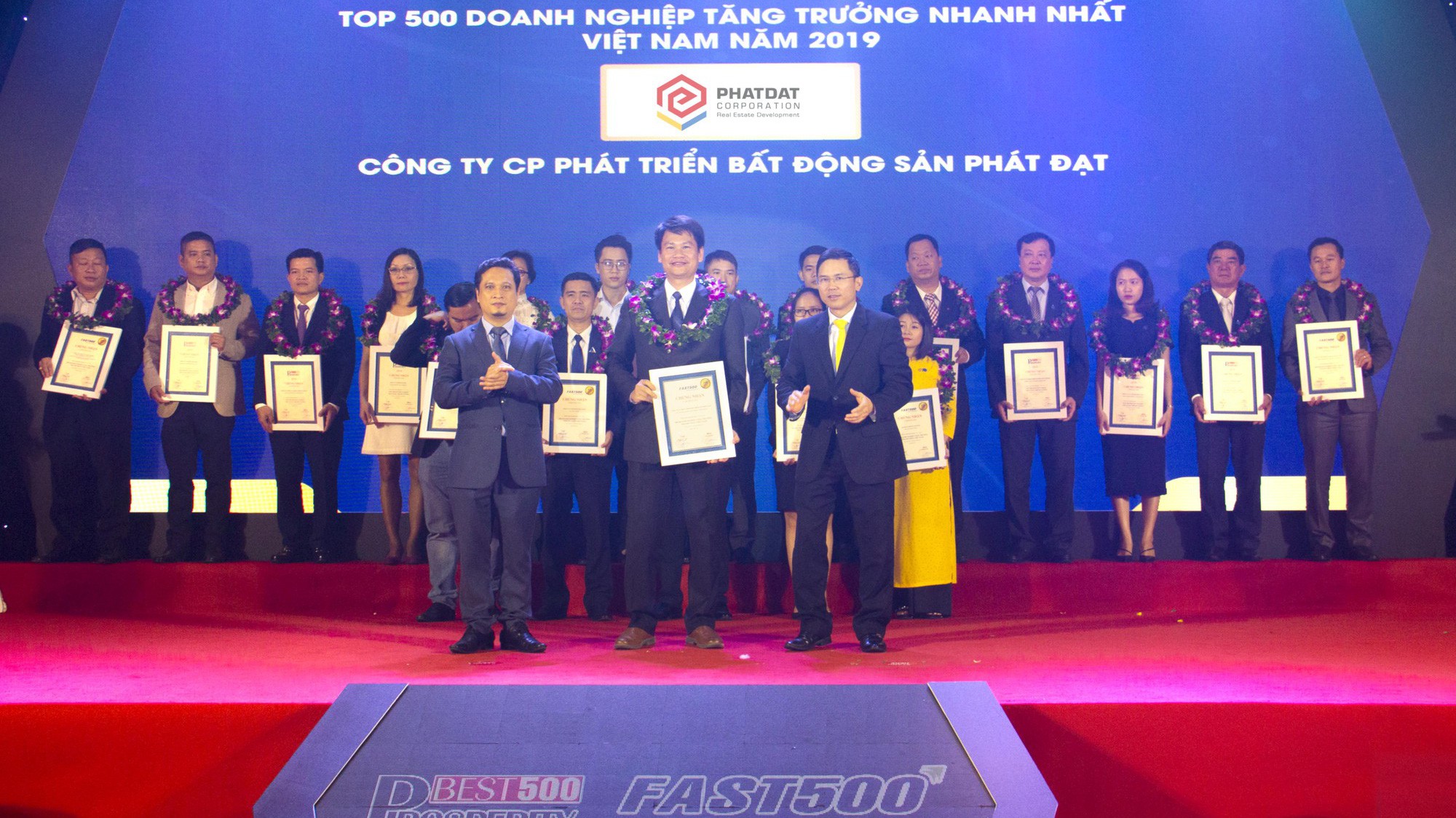 Bảng xếp hạng được xây dựng dựa trên kết quả nghiên cứu và đánh giá độc lập của Vietnam Report.