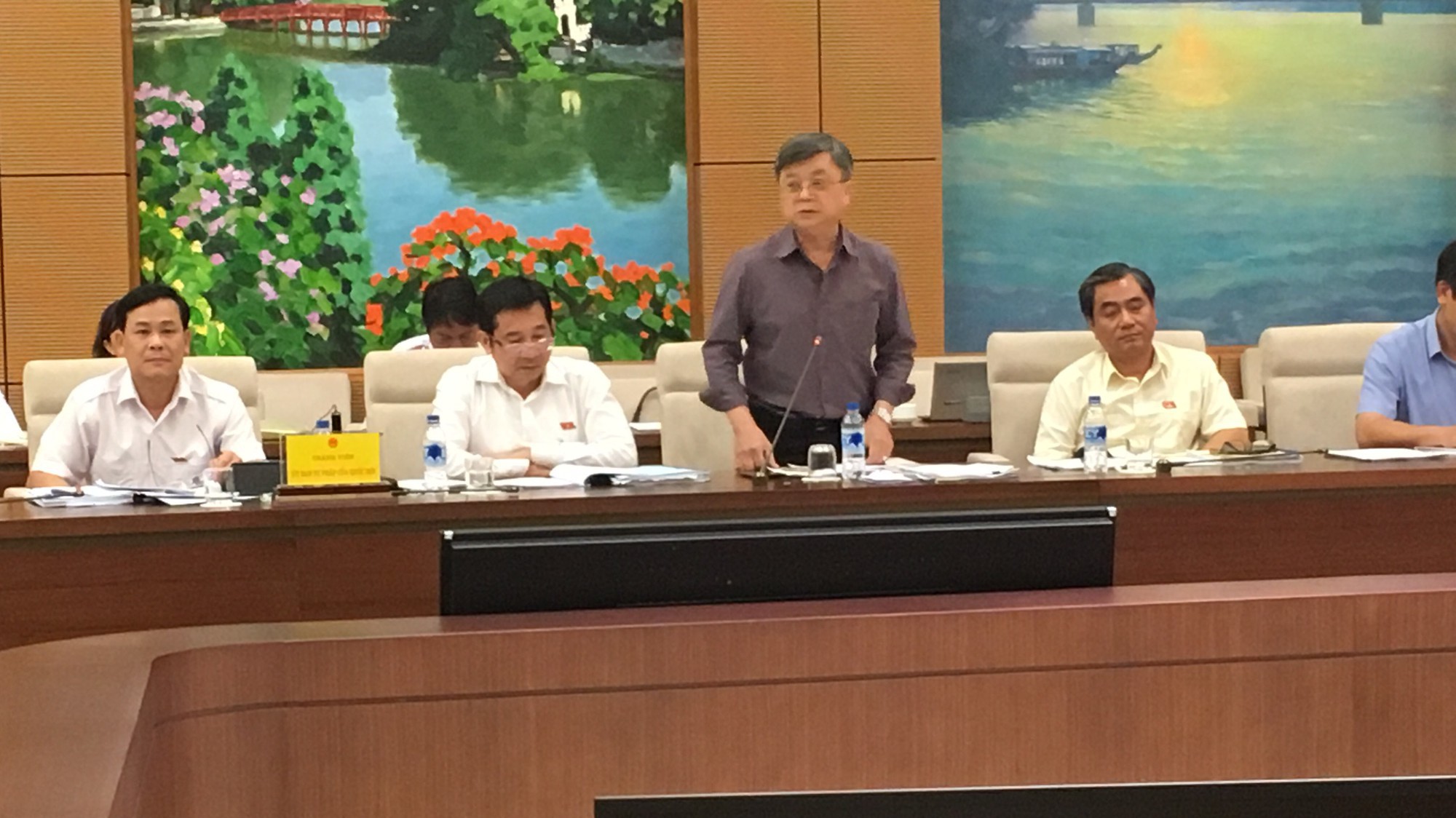 Đại biểu Trương Trọng Nghĩa phát biểu tại phiên họp chiều 4/9 của Uỷ ban Tư pháp.